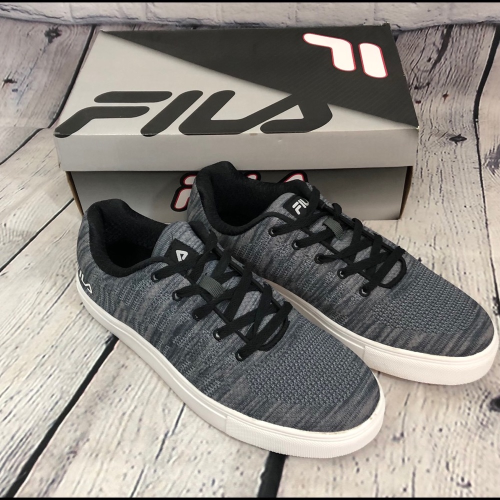 NWB Fila Knitscreen Gray Sneakers Size 11